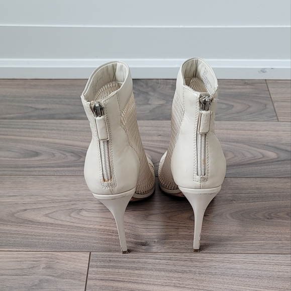 BCBG Cream Cage Heels - Size 7 - Picture 9 of 10